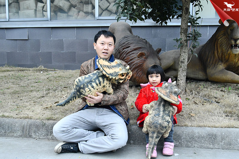 恐龍手偶，仿真手偶恐龍