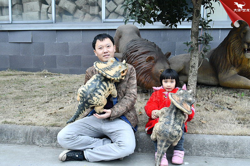 恐龍手偶，仿真手偶恐龍